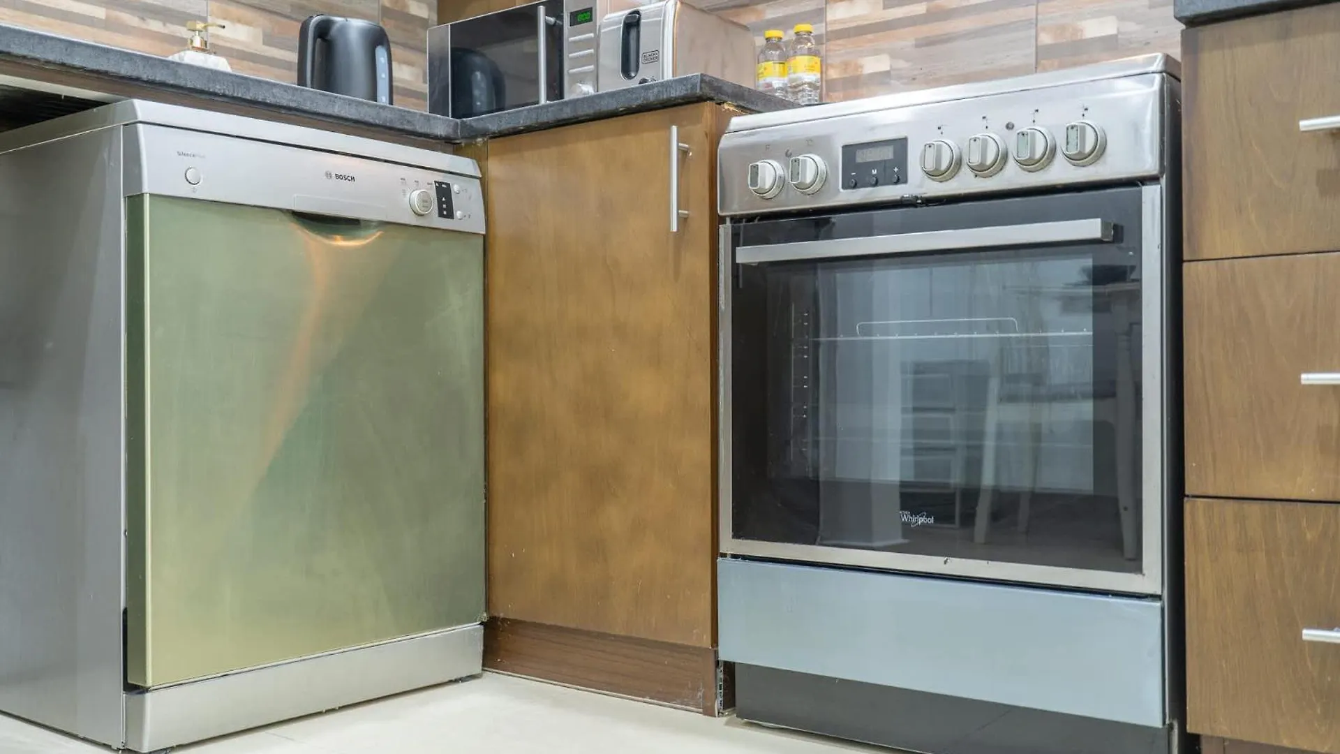 Studio In Botanica Jvc Perfect For 3 Dubai Apartment