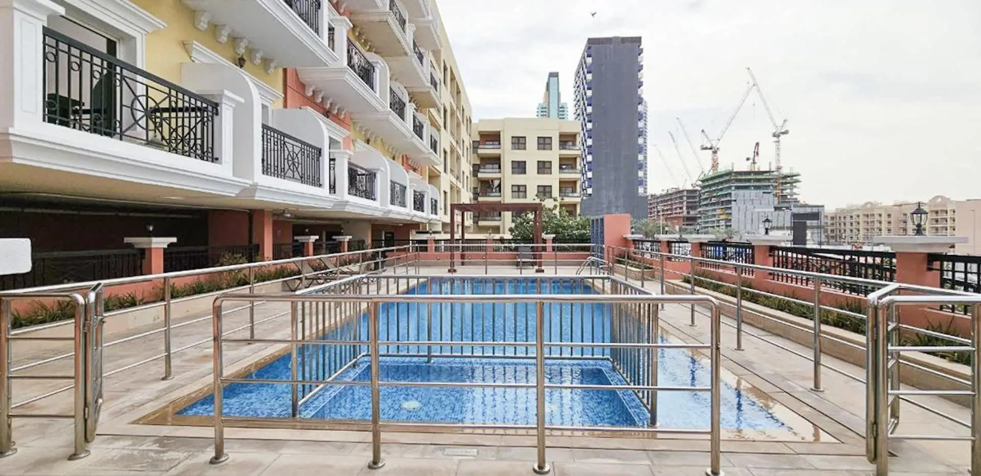Studio In Botanica Jvc Perfect For 3 Dubai Appartement